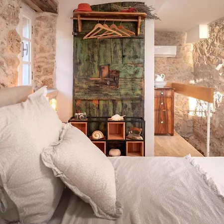 Semesterbostad Peaceful & Secluded Retreat House Kod Kapetana Hvar Iii