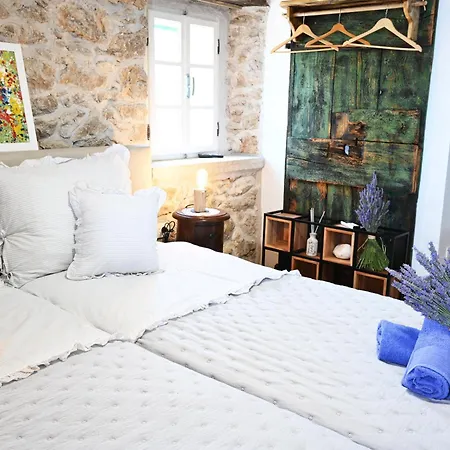 Semesterbostad Peaceful & Secluded Retreat House Kod Kapetana Hvar Iii